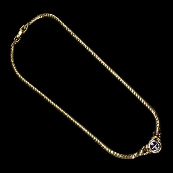 ❌SOLD❌ 💎 GIVENCHY GG Logo Necklace - Picture 2 of 9